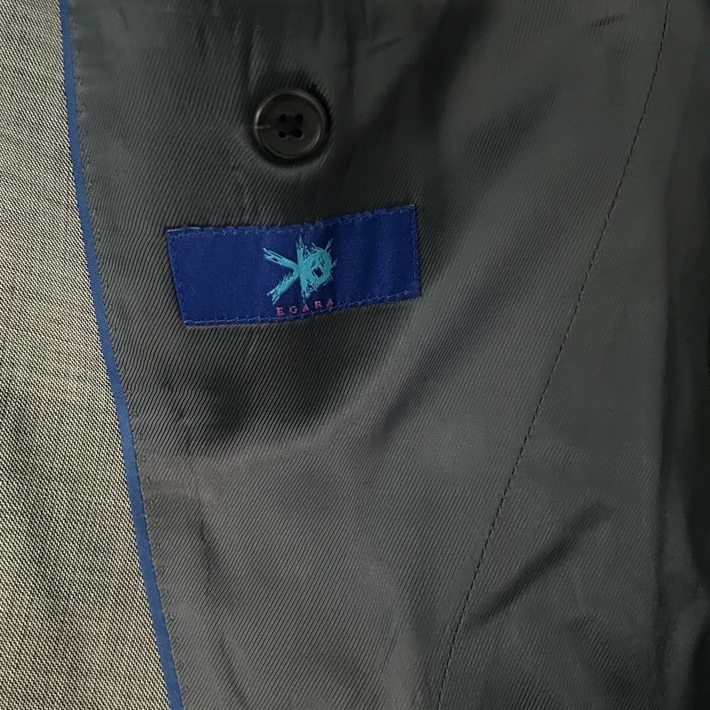 Egara Men’s slim fit suit, size 44R.